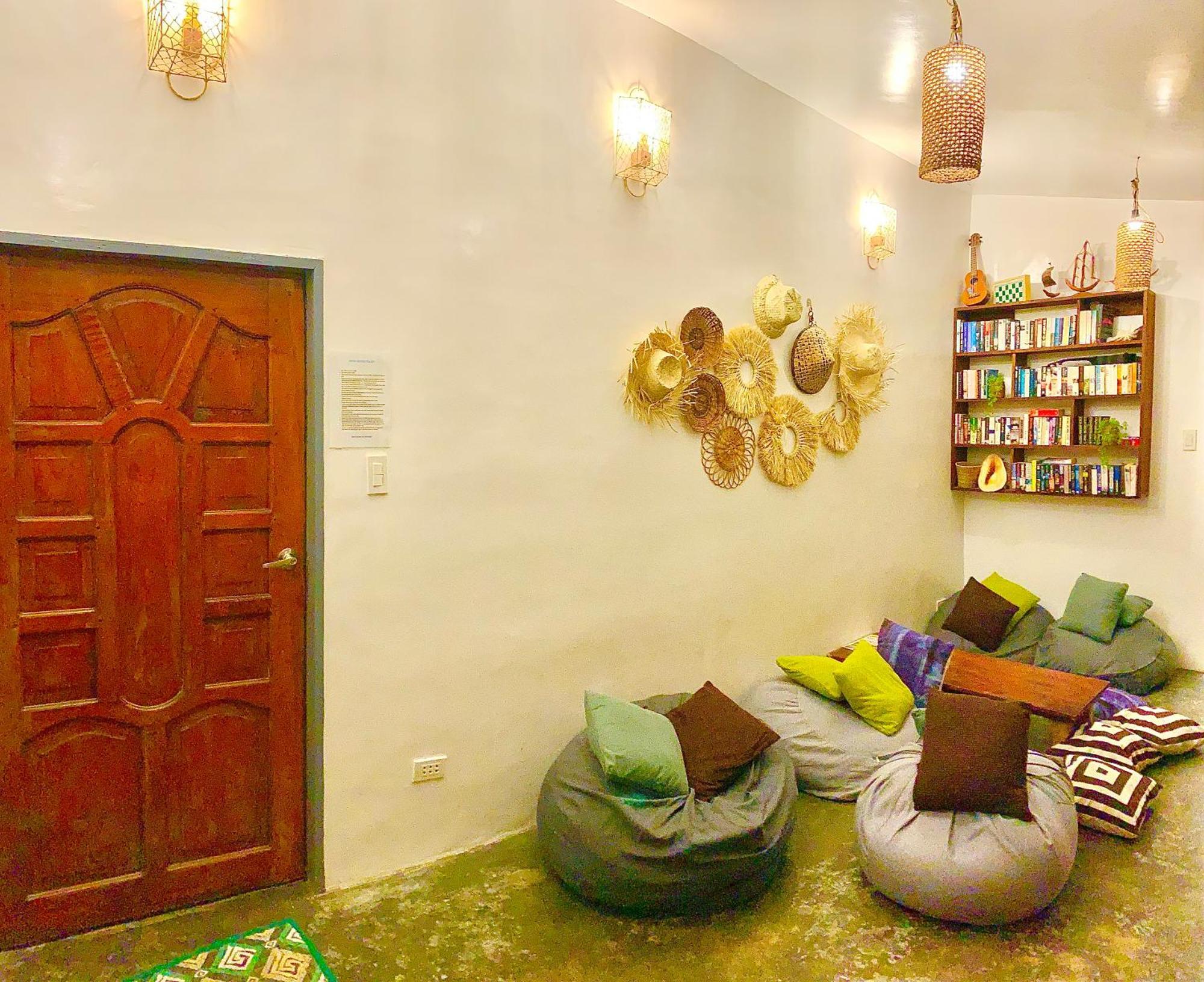 Jaydy Hostel Хенераль-Луна Екстер'єр фото